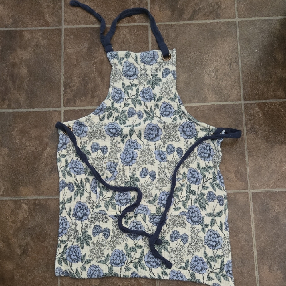 Nest And Nook Apron